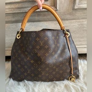 LOUIS VUITTON ARTSY MM MONOGRAM BAG